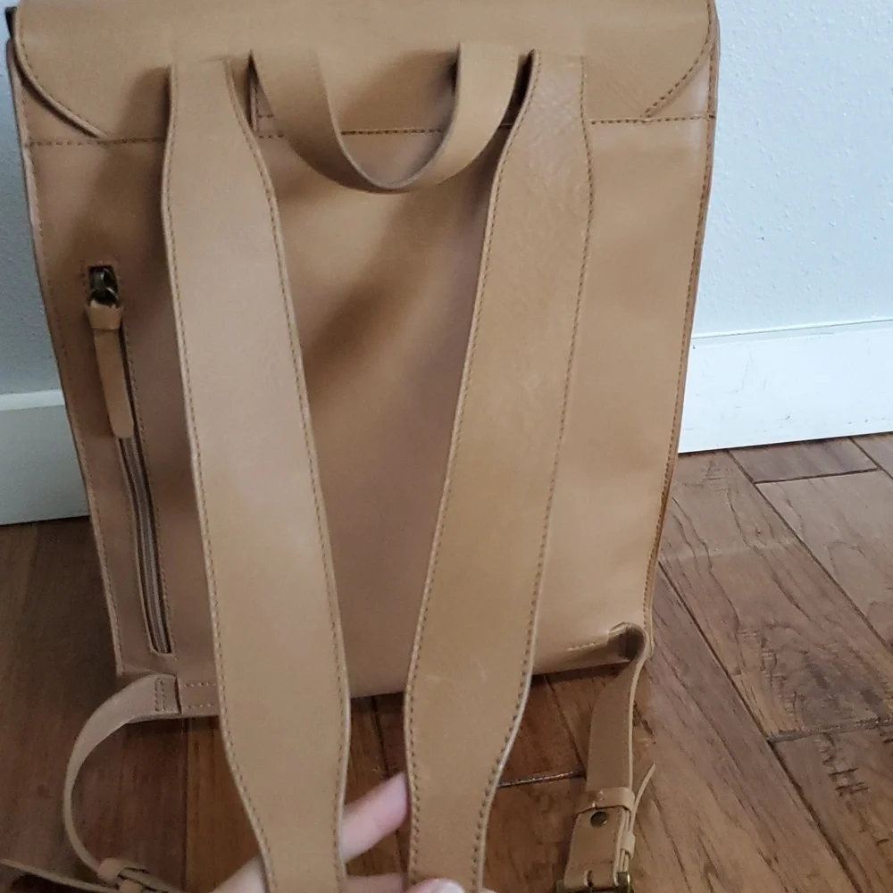 Gathre pebbled leather